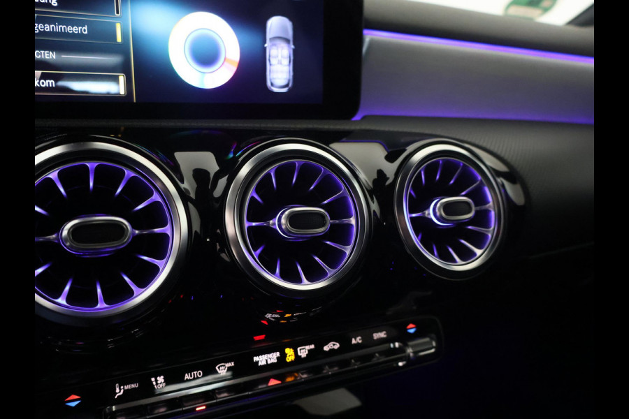 Mercedes-Benz A-Klasse 180 AUT. AMG SPORT + MBUX | SFEERVERLICHTING | CAMERA | SPORTSTOELEN