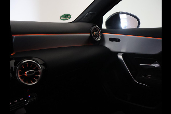Mercedes-Benz A-Klasse 180 AUT. AMG SPORT + MBUX | SFEERVERLICHTING | CAMERA | SPORTSTOELEN