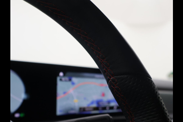 Mercedes-Benz A-Klasse 180 AUT. AMG SPORT + MBUX | SFEERVERLICHTING | CAMERA | SPORTSTOELEN