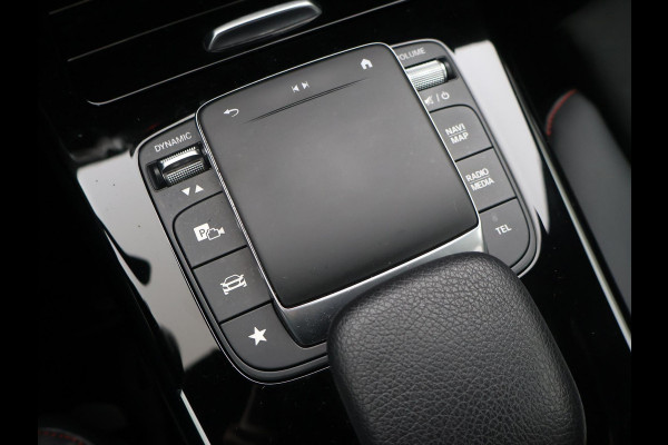 Mercedes-Benz A-Klasse 180 AUT. AMG SPORT + MBUX | SFEERVERLICHTING | CAMERA | SPORTSTOELEN