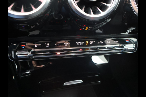 Mercedes-Benz A-Klasse 180 AUT. AMG SPORT + MBUX | SFEERVERLICHTING | CAMERA | SPORTSTOELEN