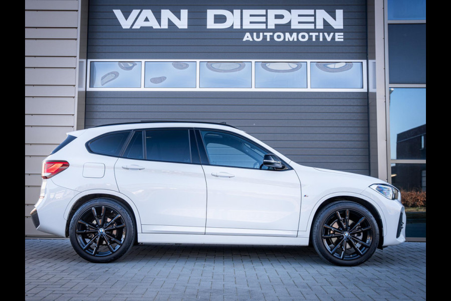 BMW X1 xDrive25e High Executive - M-Sport l Pano l HUD l Camera l Auto Carplay