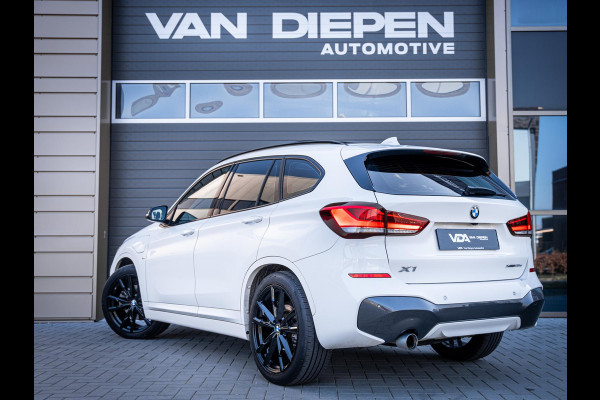 BMW X1 xDrive25e High Executive - M-Sport l Pano l HUD l Camera l Auto Carplay