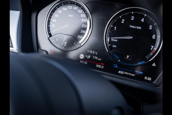 BMW X1 xDrive25e High Executive - M-Sport l Pano l HUD l Camera l Auto Carplay