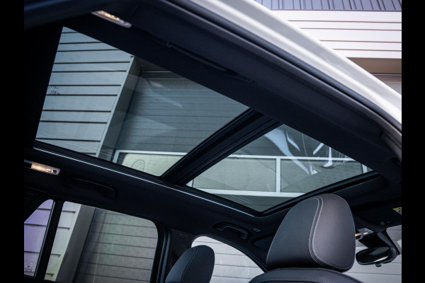 BMW X1 xDrive25e High Executive - M-Sport l Pano l HUD l Camera l Auto Carplay