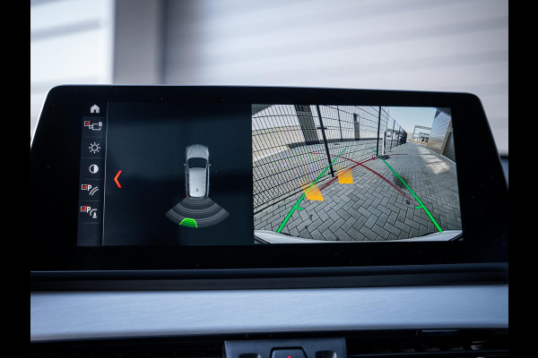 BMW X1 xDrive25e High Executive - M-Sport l Pano l HUD l Camera l Auto Carplay