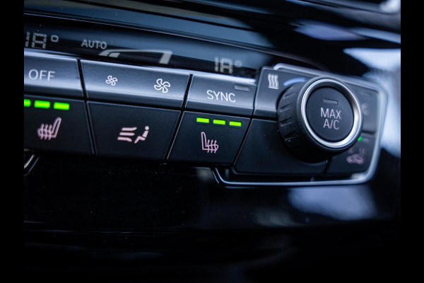 BMW X1 xDrive25e High Executive - M-Sport l Pano l HUD l Camera l Auto Carplay