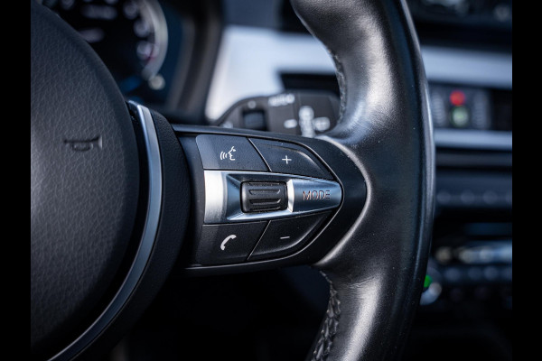 BMW X1 xDrive25e High Executive - M-Sport l Pano l HUD l Camera l Auto Carplay