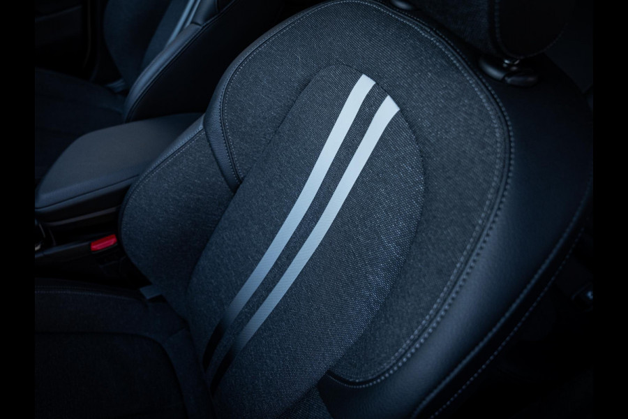 BMW X1 xDrive25e High Executive - M-Sport l Pano l HUD l Camera l Auto Carplay