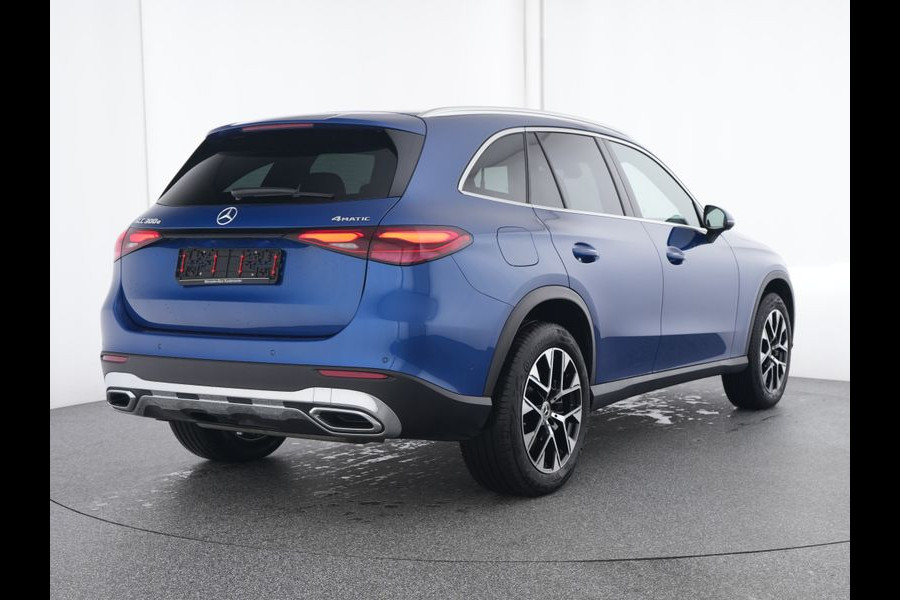 Mercedes-Benz GLC 300 e 4MATIC Plug-In Hybride Panorama Schuif-Kanteldak | Trekhaak | Memory Pakket | Stoel en Stuurverwarming. Inclusief 24 maanden MB Certified garantie voor Europa.