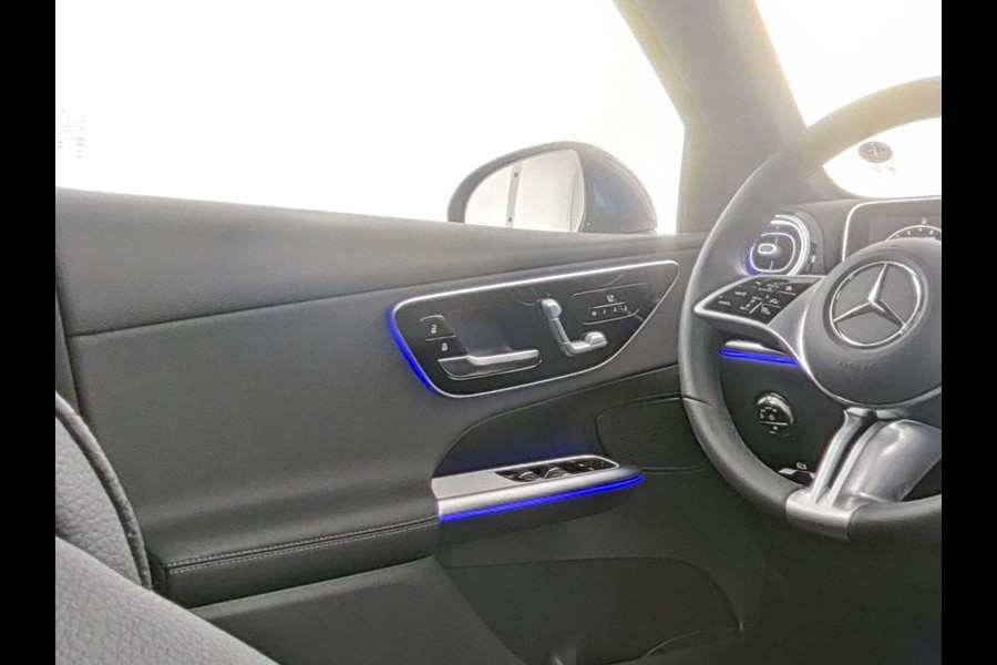 Mercedes-Benz GLC 300 e 4MATIC Plug-In Hybride Panorama Schuif-Kanteldak | Trekhaak | Memory Pakket | Stoel en Stuurverwarming. Inclusief 24 maanden MB Certified garantie voor Europa.