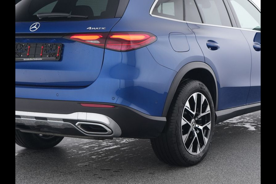 Mercedes-Benz GLC 300 e 4MATIC Plug-In Hybride Panorama Schuif-Kanteldak | Trekhaak | Memory Pakket | Stoel en Stuurverwarming. Inclusief 24 maanden MB Certified garantie voor Europa.