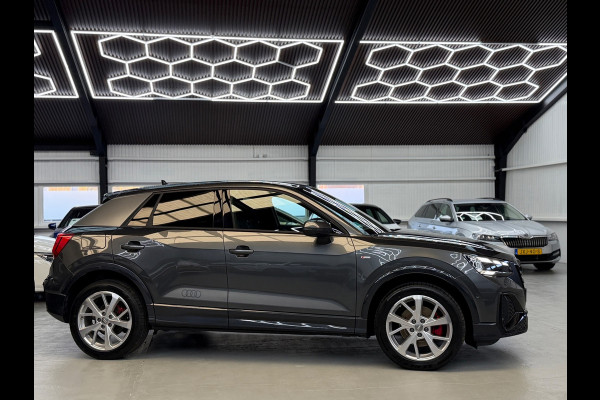 Audi Q2 35 TFSI 3x S-Line CarPlay Camera
