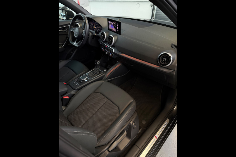 Audi Q2 35 TFSI 3x S-Line CarPlay Camera