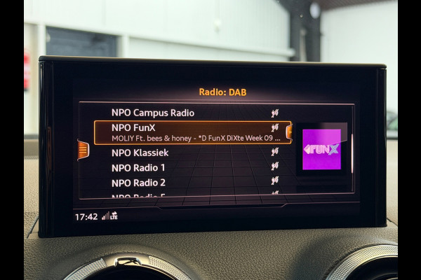 Audi Q2 35 TFSI 3x S-Line CarPlay Camera