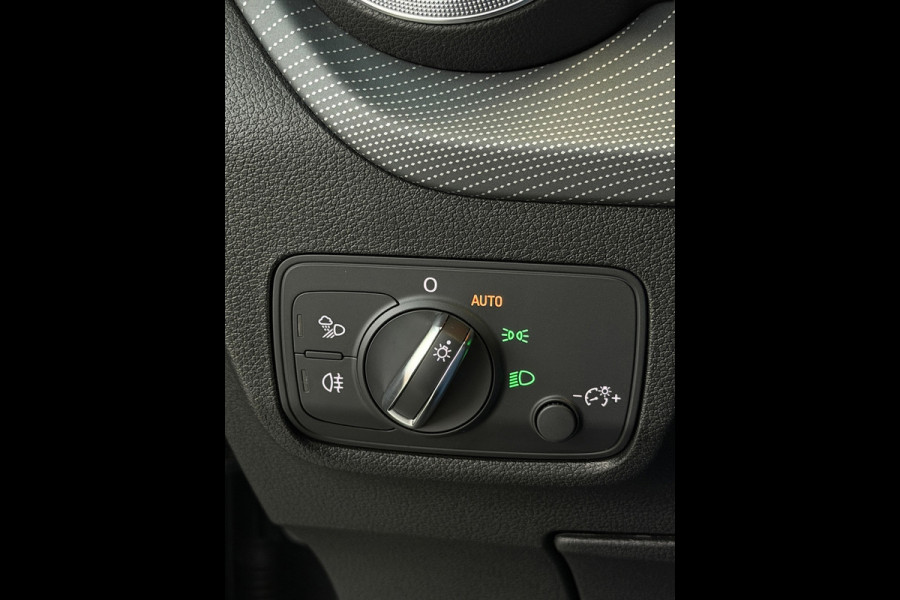 Audi Q2 35 TFSI 3x S-Line CarPlay Camera