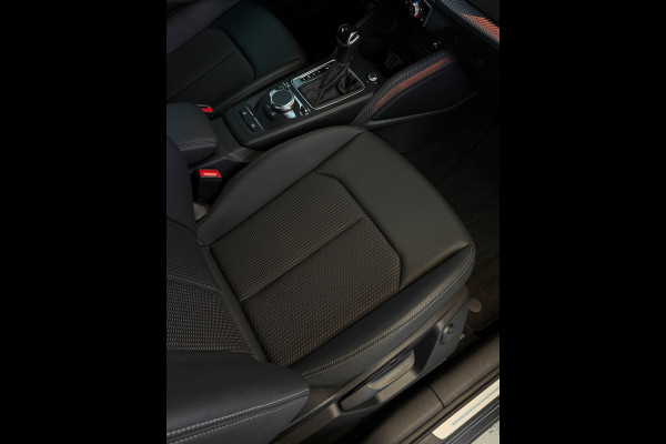 Audi Q2 35 TFSI 3x S-Line CarPlay Camera