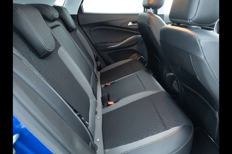 Opel Grandland X 1.6 Turbo Hybrid4 Innovation 225 PK | Navigatie | Denon audio | Comfortstoel | Cruise | Camera | Navigatie & App. connect, Dab, 18"Lichtmetalen velgen