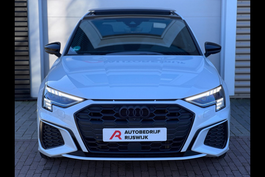 Audi A3 Sportback 45 TFSI e S edition Competition RS zetels/360