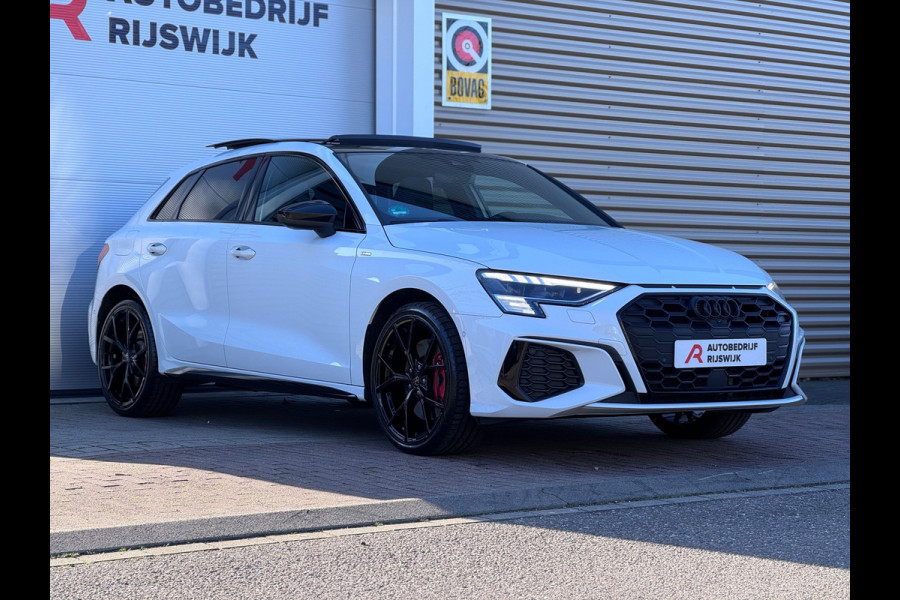 Audi A3 Sportback 45 TFSI e S edition Competition RS zetels/360