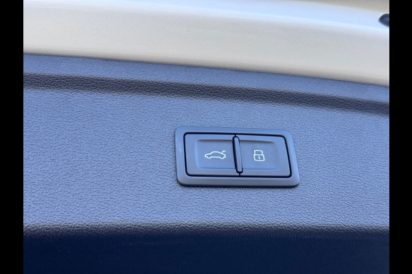 Audi A3 Sportback 45 TFSI e S edition Competition RS zetels/360