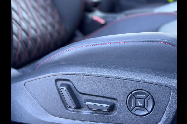 Audi A3 Sportback 45 TFSI e S edition Competition RS zetels/360