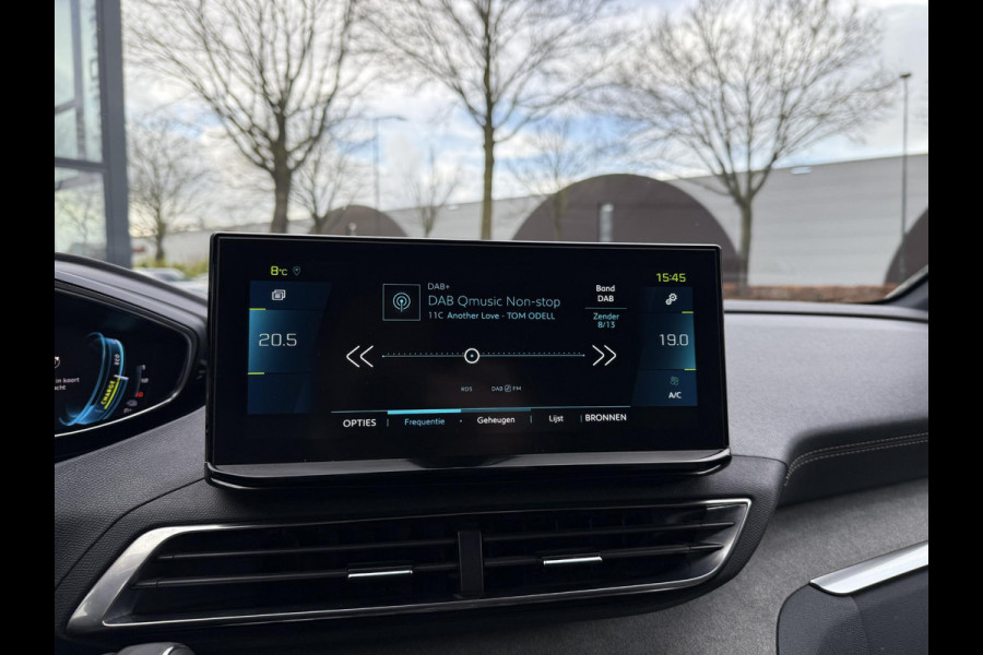 Peugeot 3008 1.6 HYbrid 225 GT VAN €25.900,- NU VOOR SLECHTS €23.877,- Uw LENTEVOORDEEL €2.023,- | ACC INCL. STOP&GO-FUNCTIE | MEMORY SEAT | ALCANTARA | ELEKTRISCHE KOFFERBAK | 19 INCH | FOCAL AUDIO | STOELVERWARMING | RIJKLAAR GELEVERD MET 12 MND BOVAG GARANTIE