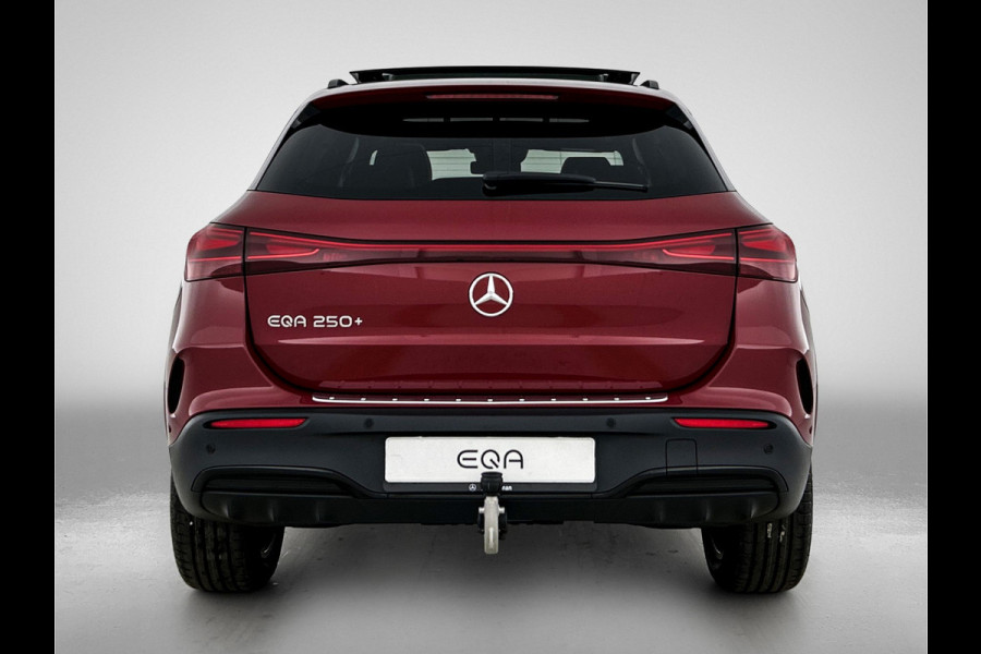 Mercedes-Benz EQA 250+ Business Solution AMG 71 kWh | Nightpakket | Trekhaak | Head-up display | 360° camera | Burmester Sound systeem | Smartphone integratie | Panoramaschuifdak | Augmented Reality navigatie | Memorypakket |