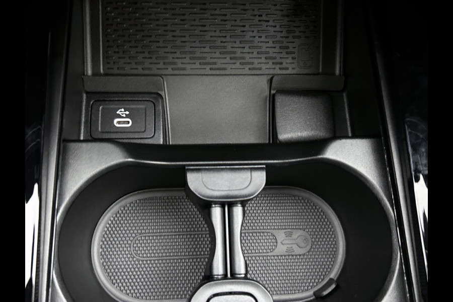 Mercedes-Benz EQA 250+ Business Solution AMG 71 kWh | Nightpakket | Trekhaak | Head-up display | 360° camera | Burmester Sound systeem | Smartphone integratie | Panoramaschuifdak | Augmented Reality navigatie | Memorypakket |