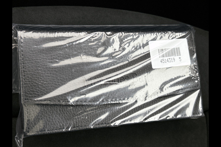 Mercedes-Benz EQA 250+ Business Solution AMG 71 kWh | Nightpakket | Trekhaak | Head-up display | 360° camera | Burmester Sound systeem | Smartphone integratie | Panoramaschuifdak | Augmented Reality navigatie | Memorypakket |