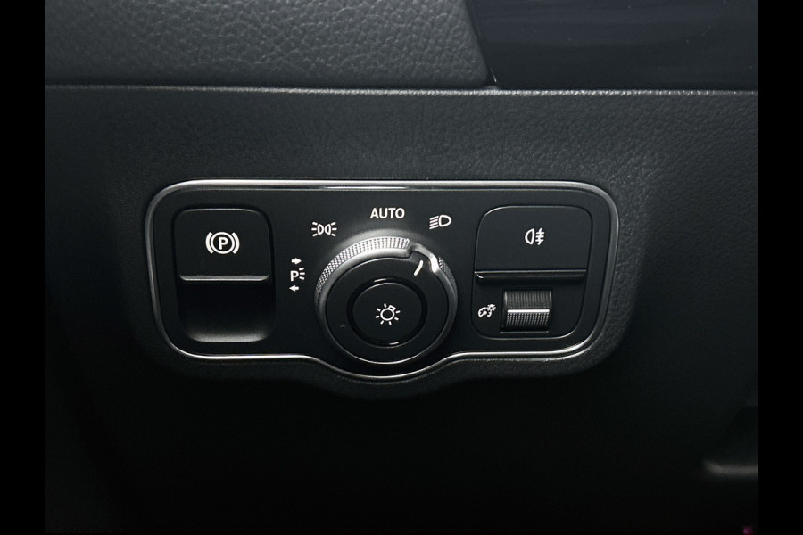Mercedes-Benz EQA 250+ Business Solution AMG 71 kWh | Nightpakket | Trekhaak | Head-up display | 360° camera | Burmester Sound systeem | Smartphone integratie | Panoramaschuifdak | Augmented Reality navigatie | Memorypakket |