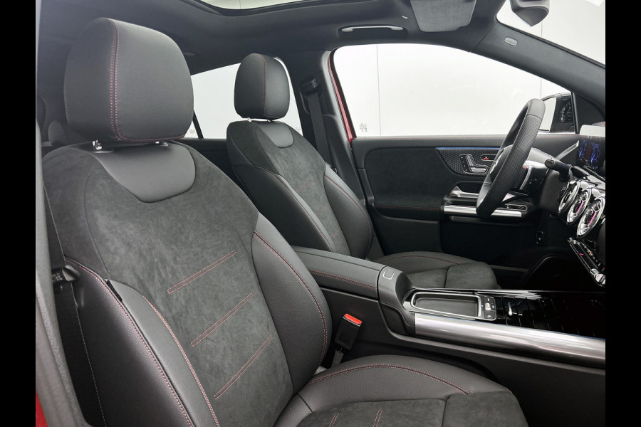 Mercedes-Benz EQA 250+ Business Solution AMG 71 kWh | Nightpakket | Trekhaak | Head-up display | 360° camera | Burmester Sound systeem | Smartphone integratie | Panoramaschuifdak | Augmented Reality navigatie | Memorypakket |