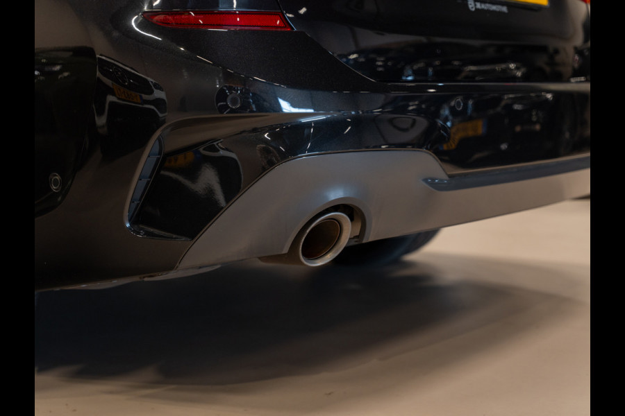 BMW 3 Serie Touring 330i 259PK M-Sport Executive Edition, NAP, Apple Carplay, Navi, Cam, Ambiënte Light, Leder/Alcan, Prive Glas,