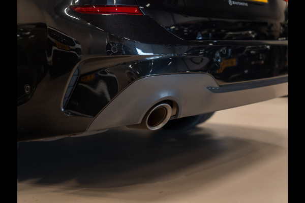 BMW 3 Serie Touring 330i 259PK M-Sport Executive Edition, NAP, Apple Carplay, Navi, Cam, Ambiënte Light, Leder/Alcan, Prive Glas,