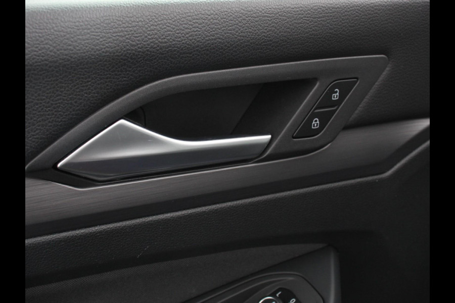 Volkswagen Golf Variant 1.5 eTSI 150pk DSG Style Navigatie Climate Control Camera Parkeer Sensoren Adaptive Cruise control Achterklep elektrisch bedienbaar Stoelverwarming