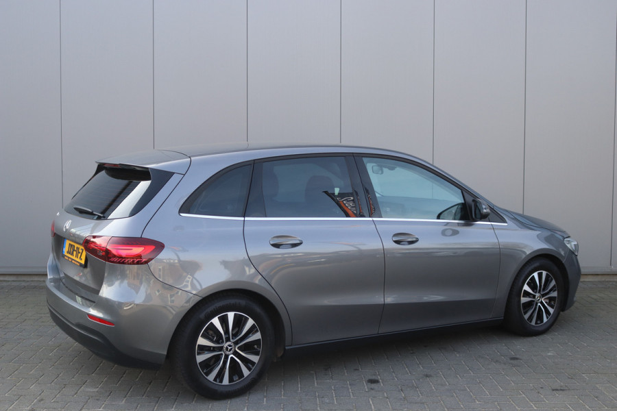 Mercedes-Benz B-Klasse 180 Automaat MHEV Business Navigatie/Camera/Stoelverwarming