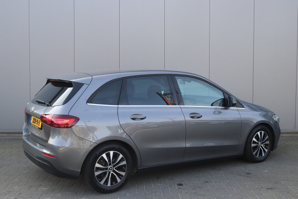 Mercedes-Benz B-Klasse 180 Automaat MHEV Business Navigatie/Camera/Stoelverwarming