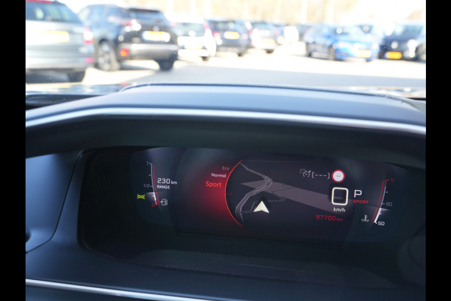 Peugeot 2008 1.2 PureTech GT | Premium audio | Afneembare trekhaak | Panoramisch schuifdak |