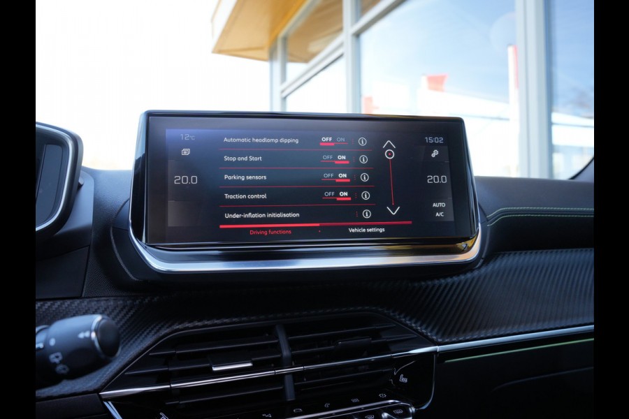 Peugeot 2008 1.2 PureTech GT | Premium audio | Afneembare trekhaak | Panoramisch schuifdak |