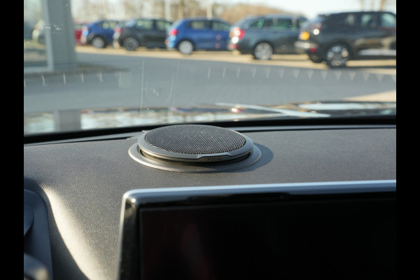 Peugeot 2008 1.2 PureTech GT | Premium audio | Afneembare trekhaak | Panoramisch schuifdak |