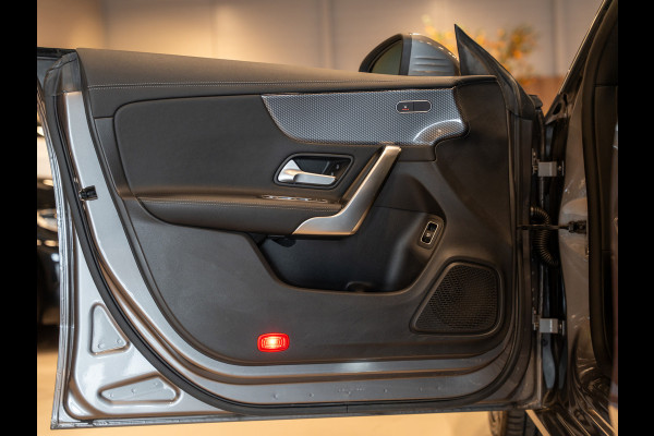 Mercedes-Benz CLA-Klasse Shooting Brake 200 Business Solution, Navi, Clima, Cam, 18" Velg, Private Glas, Cruise, Voll Onderhoud