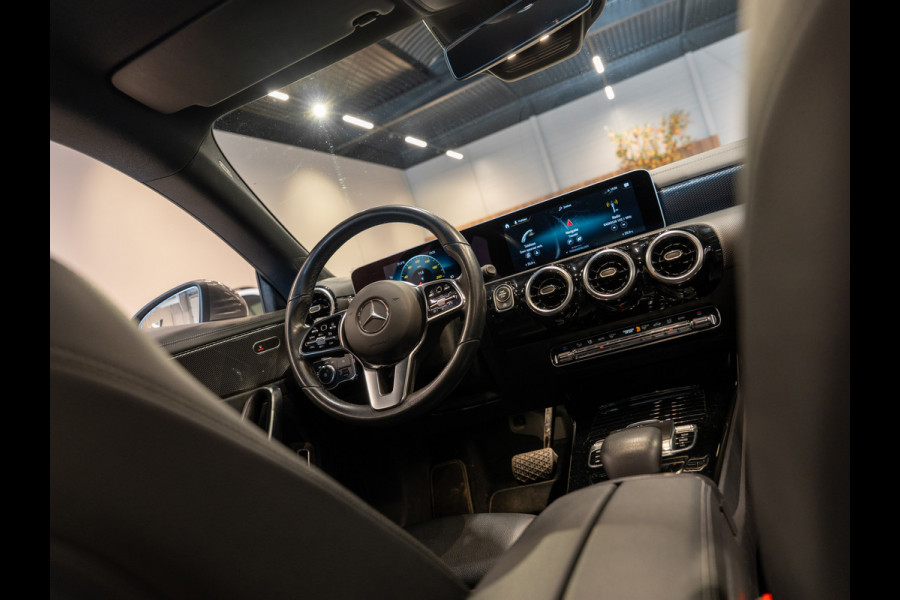 Mercedes-Benz CLA-Klasse Shooting Brake 200 Business Solution, Navi, Clima, Cam, 18" Velg, Private Glas, Cruise, Voll Onderhoud