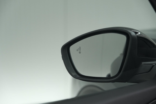 Peugeot e-2008 EV GT Avantage 54 kWh | 360 Camera | Massage Functie | Dodehoekdetectie | Stoelverwarming