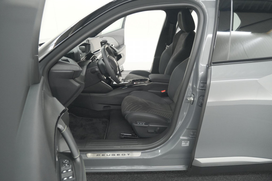 Peugeot e-2008 EV GT Avantage 54 kWh | 360 Camera | Massage Functie | Dodehoekdetectie | Stoelverwarming