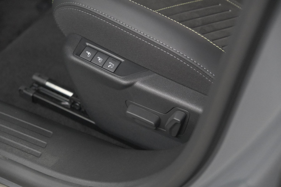 Peugeot e-2008 EV GT Avantage 54 kWh | 360 Camera | Massage Functie | Dodehoekdetectie | Stoelverwarming