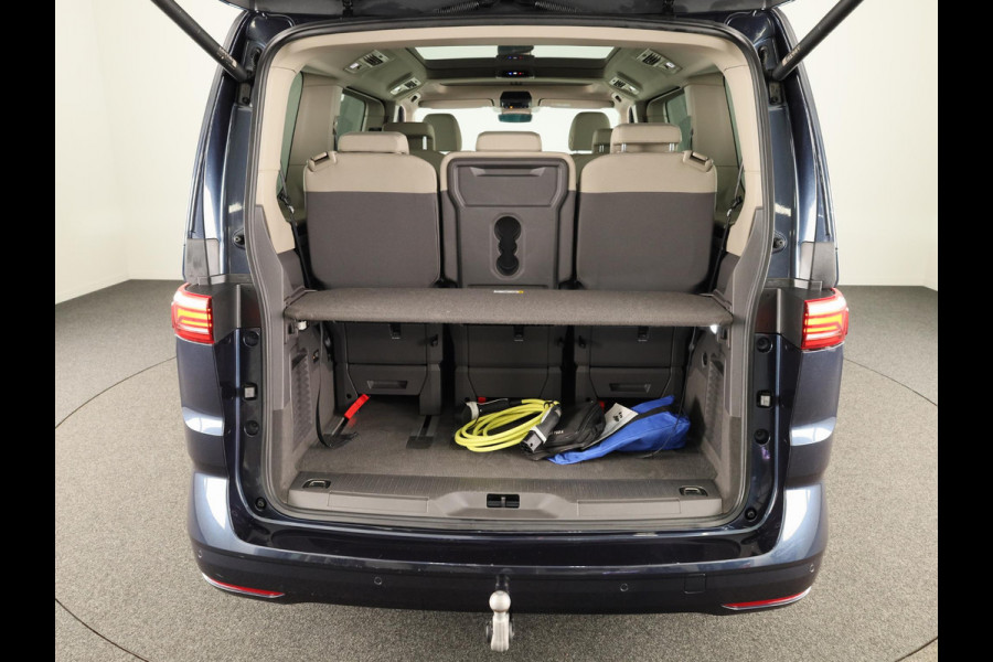 Volkswagen Multivan 1.4 eHybrid L1H1 Energetic | 7 Zits | Navigatie | Achterklep elektrisch | Parkeerhulp vóór en achter | Achteruit rij camera | Wegklapbare trekhaak |