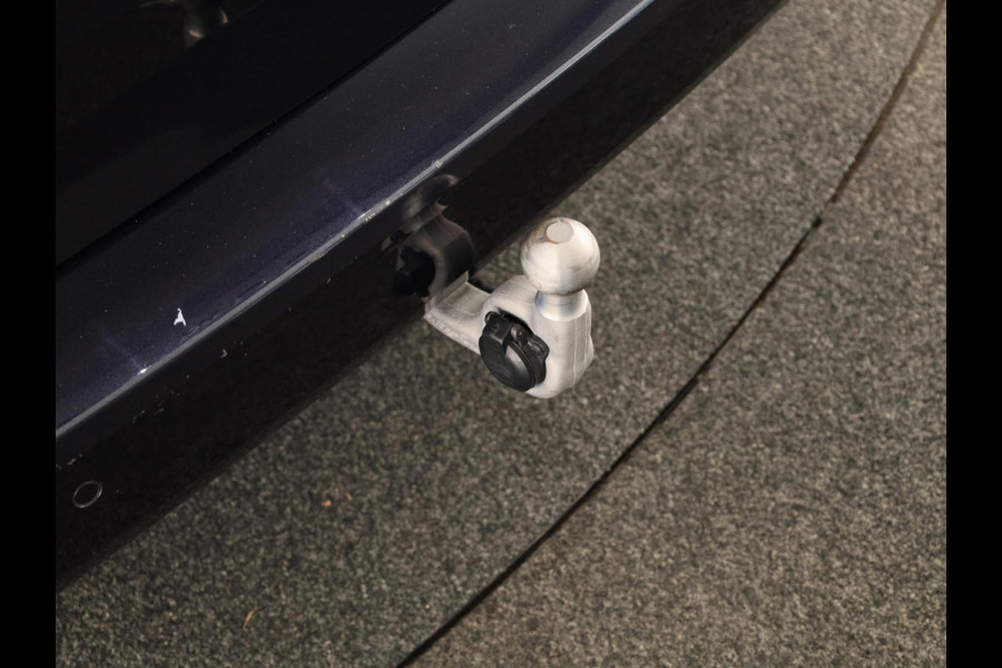 Volkswagen Multivan 1.4 eHybrid L1H1 Energetic | 7 Zits | Navigatie | Achterklep elektrisch | Parkeerhulp vóór en achter | Achteruit rij camera | Wegklapbare trekhaak |