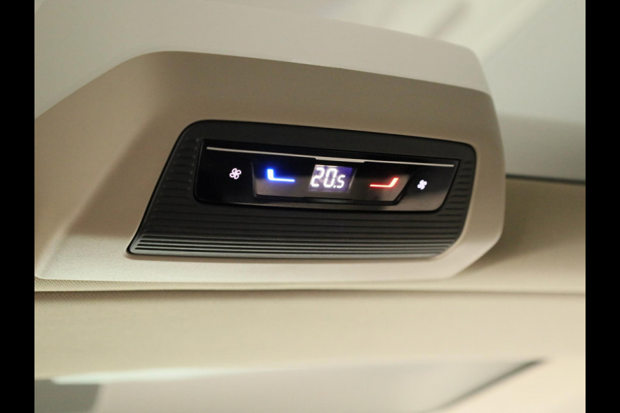 Volkswagen Multivan 1.4 eHybrid L1H1 Energetic | 7 Zits | Navigatie | Achterklep elektrisch | Parkeerhulp vóór en achter | Achteruit rij camera | Wegklapbare trekhaak |