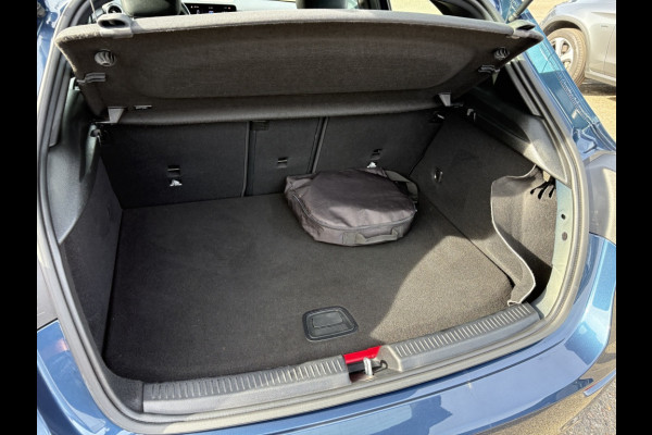 Mercedes-Benz A-Klasse 250 e Premium