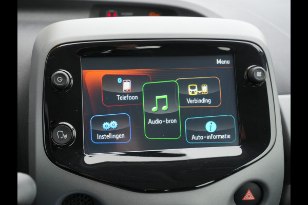 Toyota Aygo 1.0 VVT-i x-play Automaat | CarPlay | Achteruitrijcamera | Airco